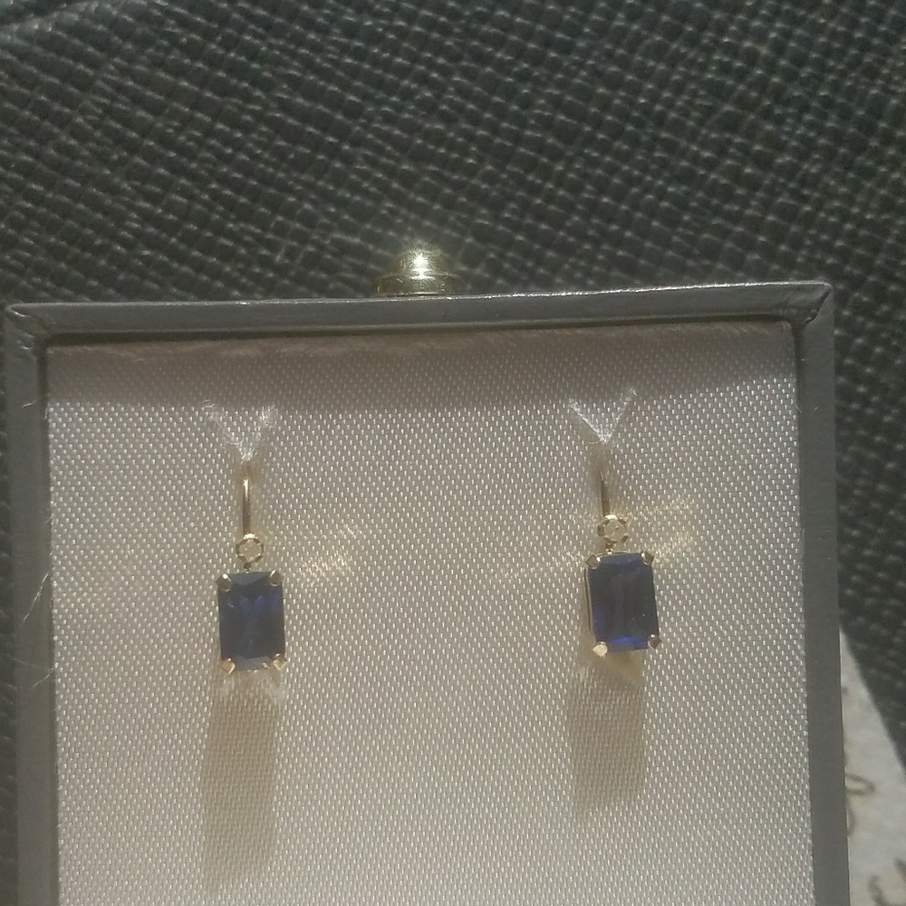 14kt *solid gold* Saphire and diamond earrings.